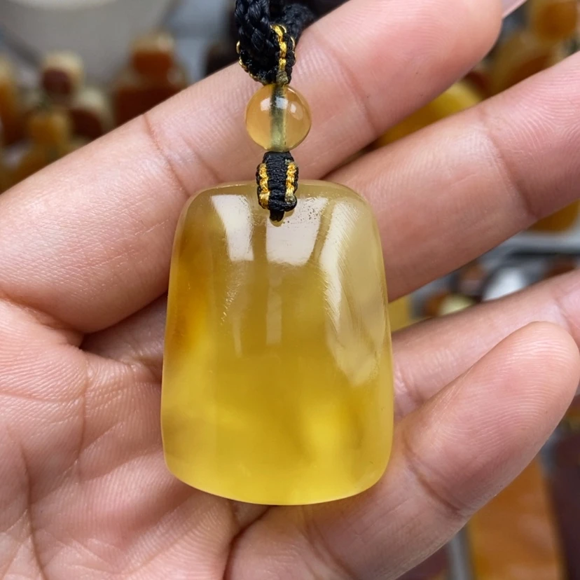 【闪购商品】琥珀颈饰未镶嵌