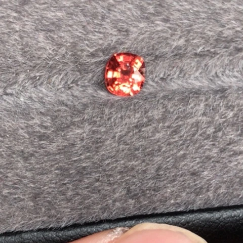 尖晶石裸石未镶嵌