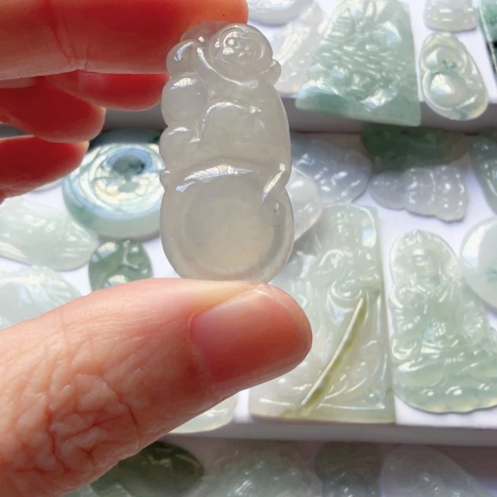 翡翠未镶嵌颈饰翡翠