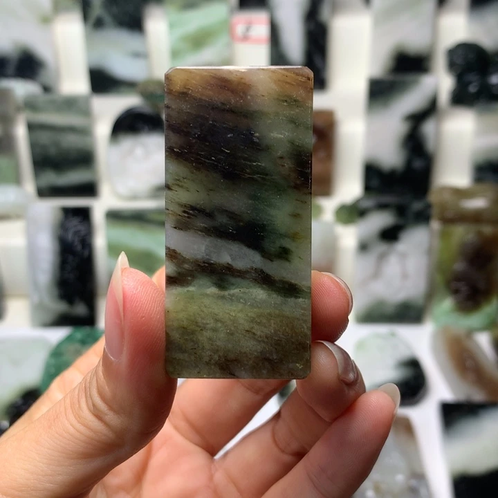 独山玉未镶嵌颈饰