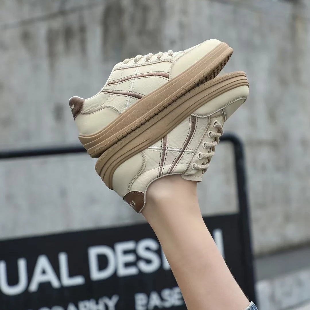 韩版2025年秋款真皮女鞋学生轻质休闲板鞋防水时尚百搭