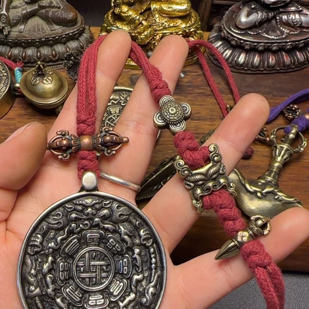 老***文泥塑……藏传牌。藏传牌子