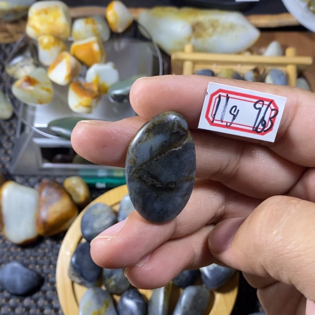 和田玉（糖玉）未镶嵌挂件