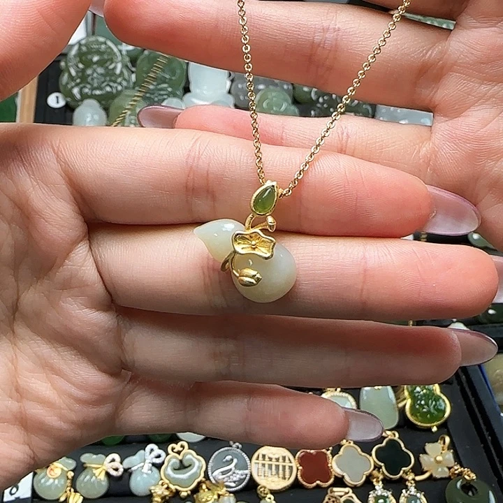 吊坠(赠链)银S925镶嵌和田玉