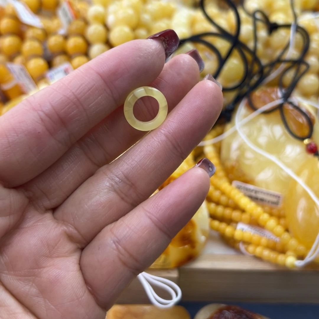 琥珀珠宝奇石未镶嵌