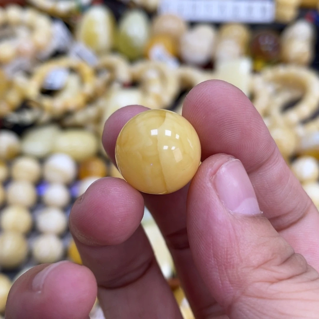未镶嵌琥珀裸石17mm浓蜡