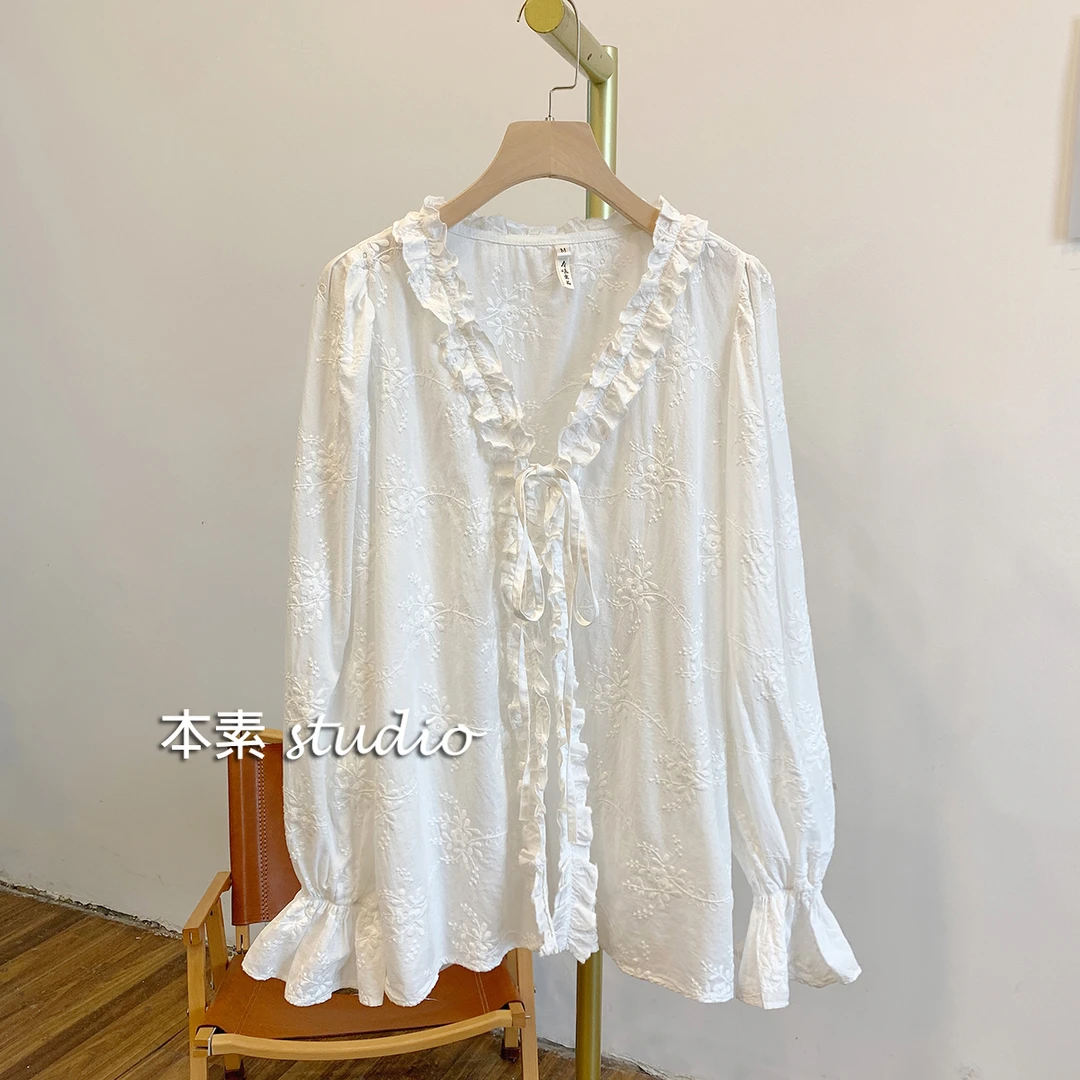 C3369刺绣木耳边系带V领衬衫