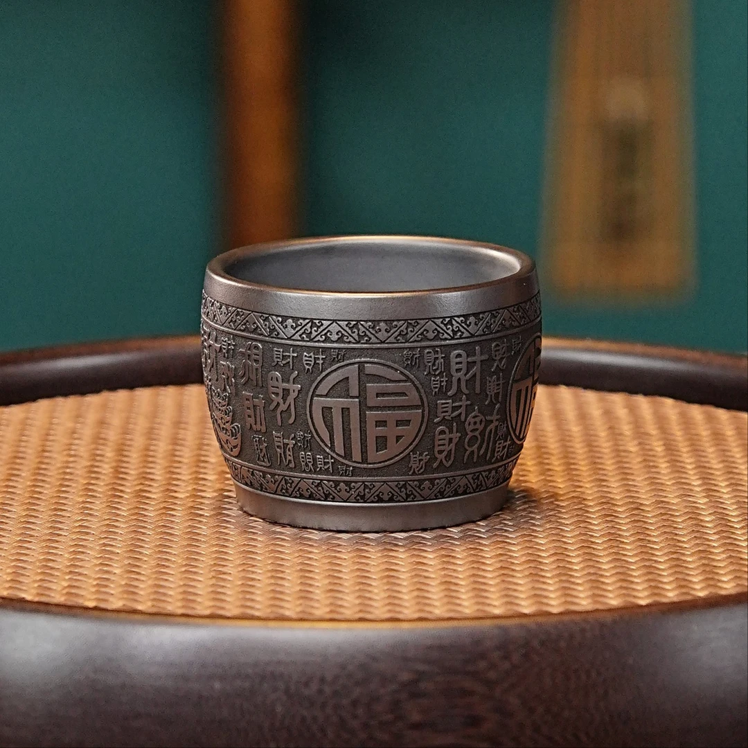 宜兴全手工紫砂茶具原矿石黄泥料刻绘百财主人品茗正宗紫砂紫砂杯