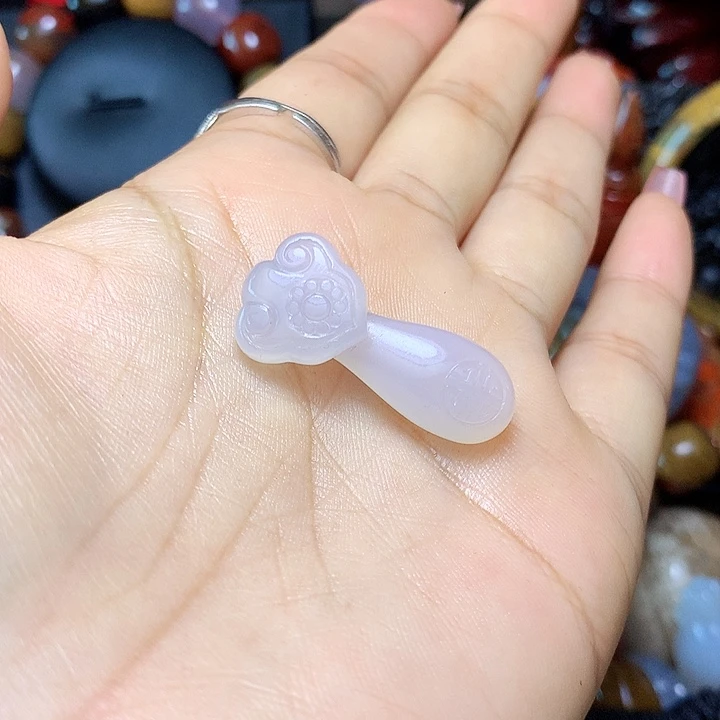 硅化玉未镶嵌吊坠(不含链)玉如意