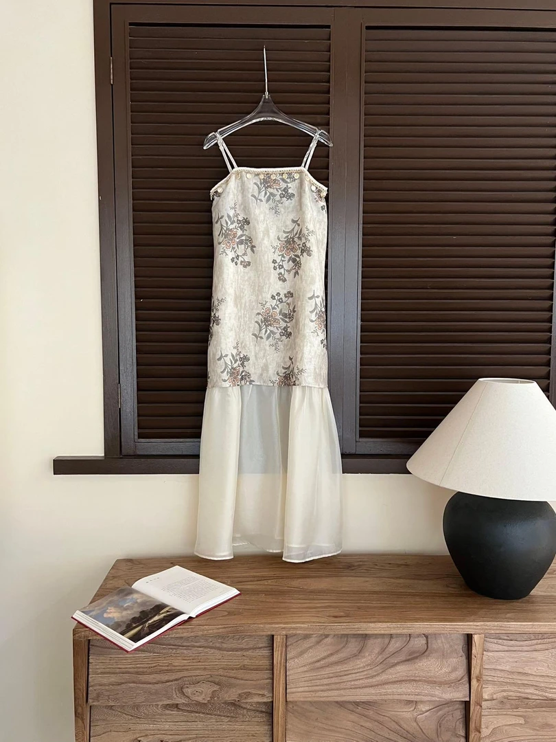 赵小小【万物自由诗】纯欲慵懒风千金穿搭连衣裙碎花吊带裙女28271