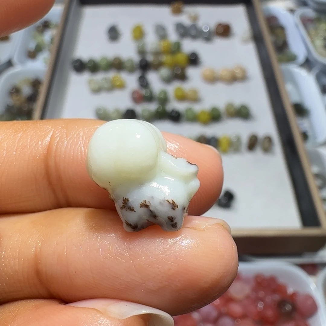 和田玉未镶嵌珠宝奇石