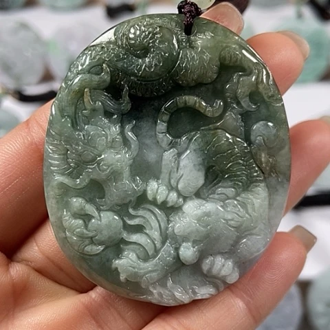 翡翠颈饰未镶嵌下山虎有瑕疵福利