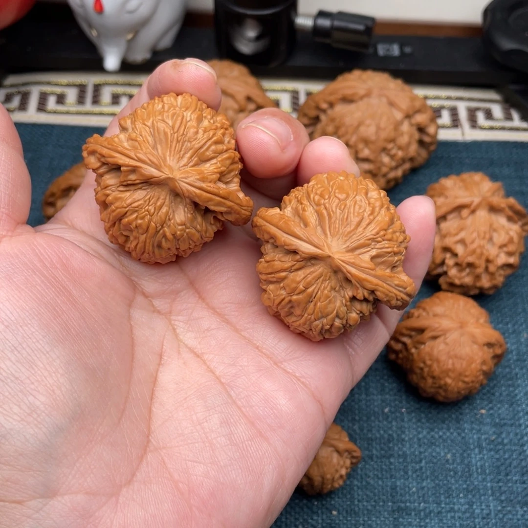 红***驴吊坠文玩核桃全品红皮白狮子43