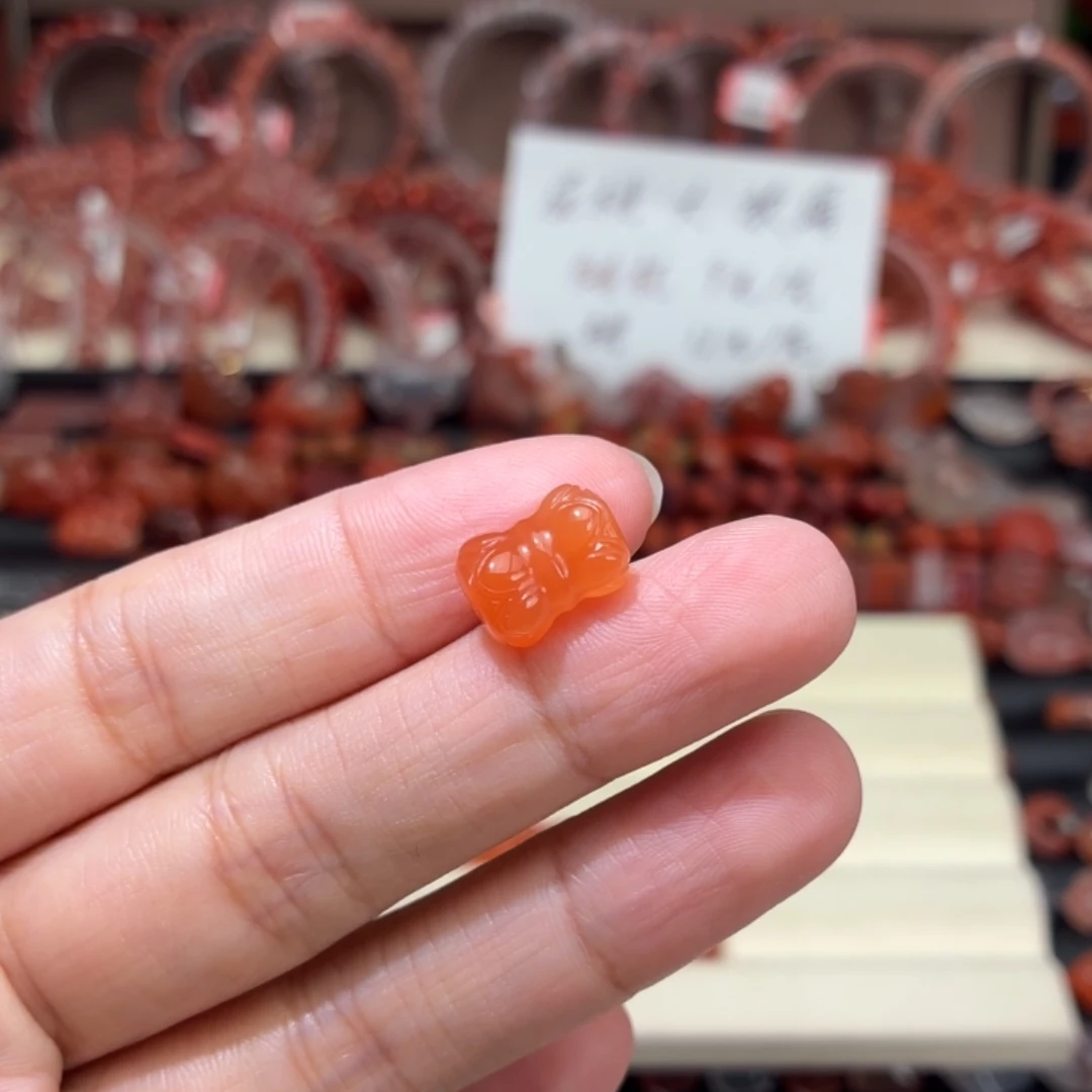 柠***～南红玛瑙未镶嵌颈饰并蒂莲