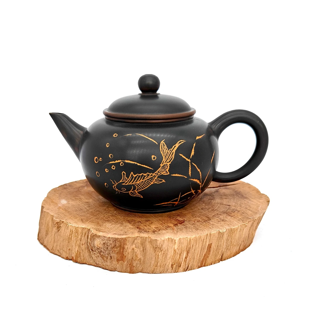 容量大约200亳升，坭兴陶水平壶