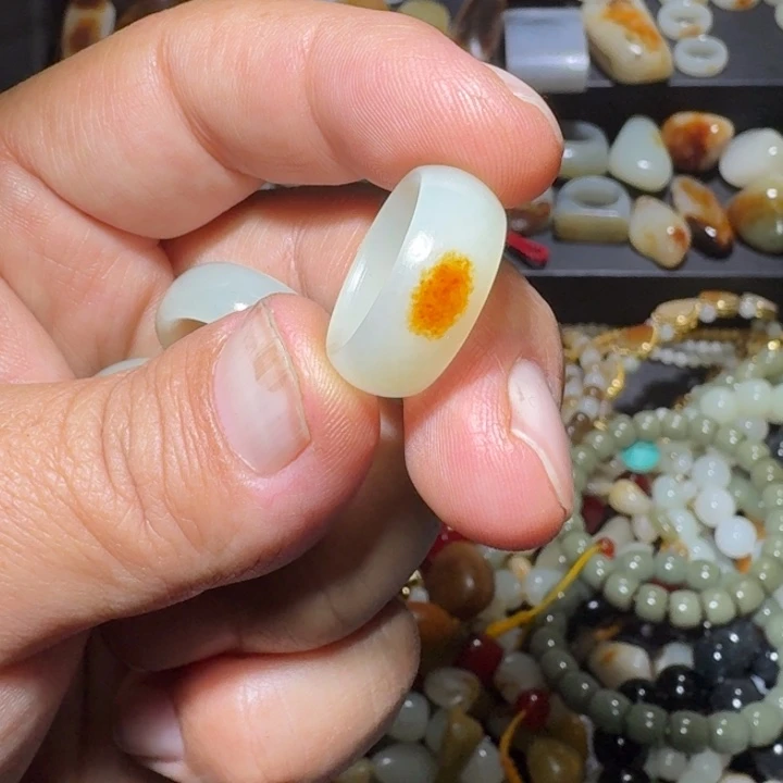 和田玉未镶嵌戒指