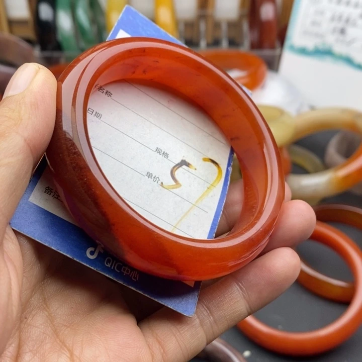 未镶嵌手镯石英质玉