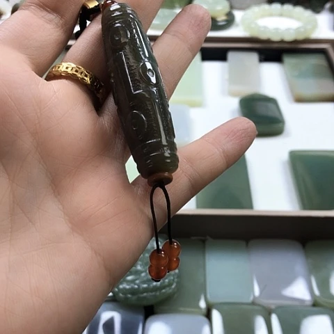 和田玉未镶嵌颈饰无*