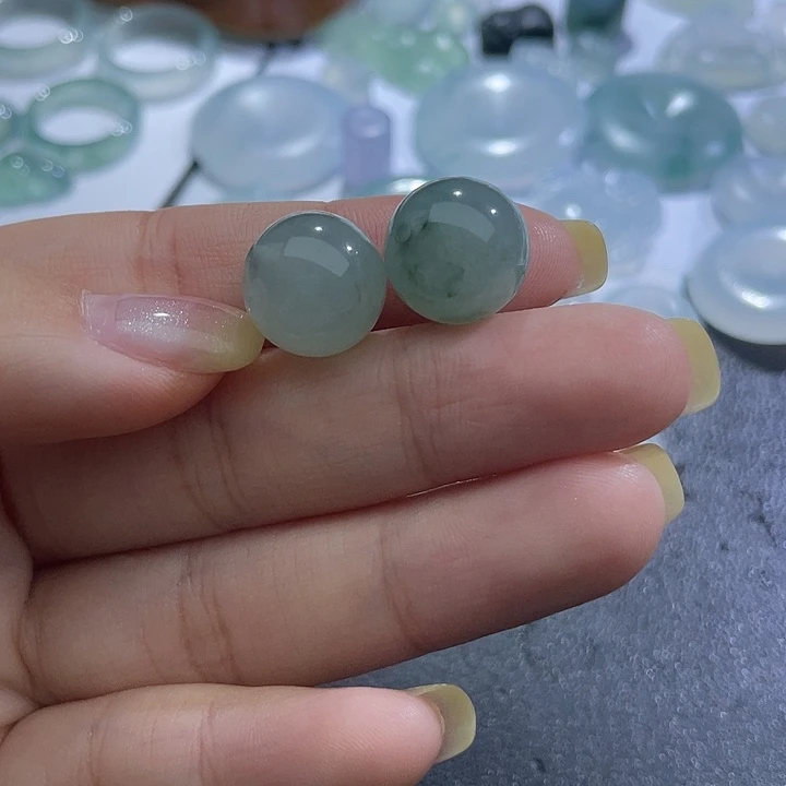 橙***京定制翡翠未镶嵌珠子