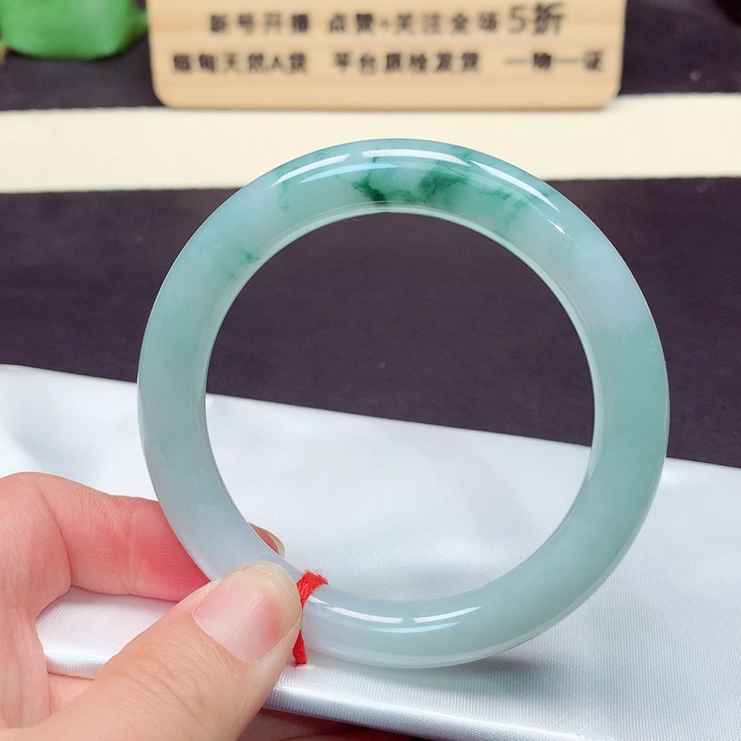 翡翠手镯未镶嵌521号