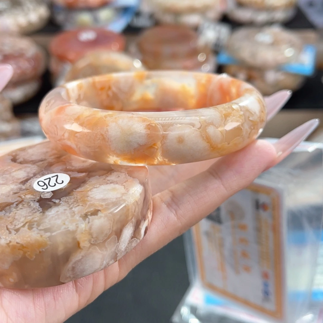 石英质玉未镶嵌手镯60