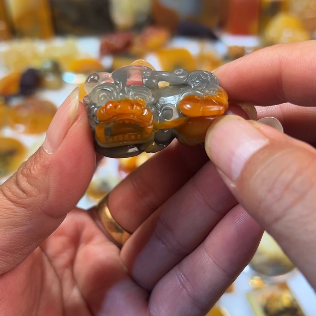 石英质玉（黄龙玉）合金颈饰