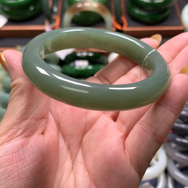 【闪购商品】未镶嵌手镯和田玉