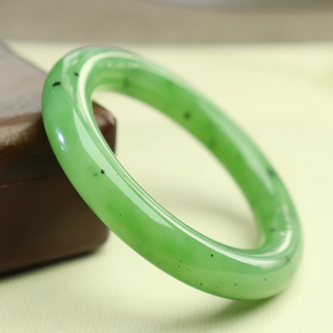 和田玉碧玉苹果绿圆条手镯猕猴桃圆条镯子，51圈口