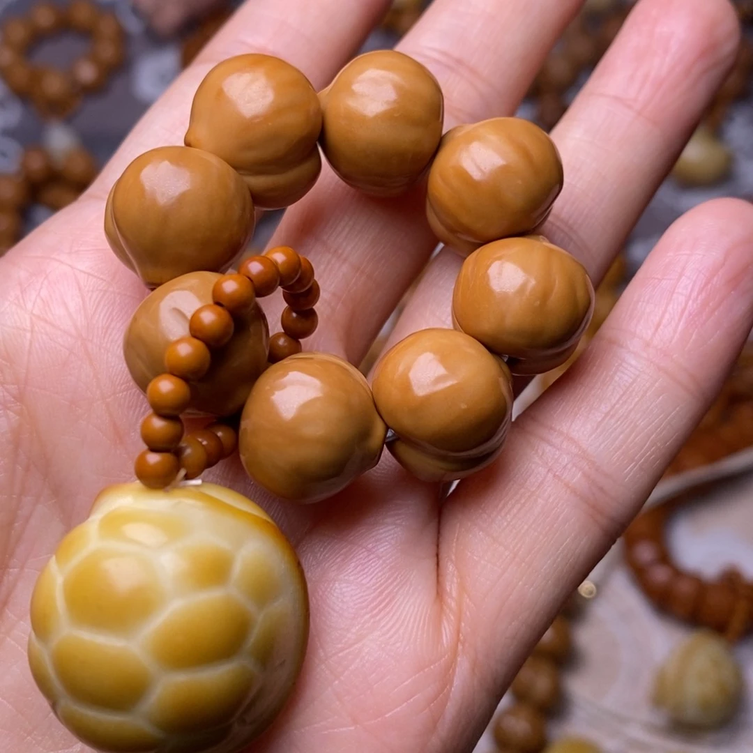 把件猴头核桃柯基屁桃龟甲