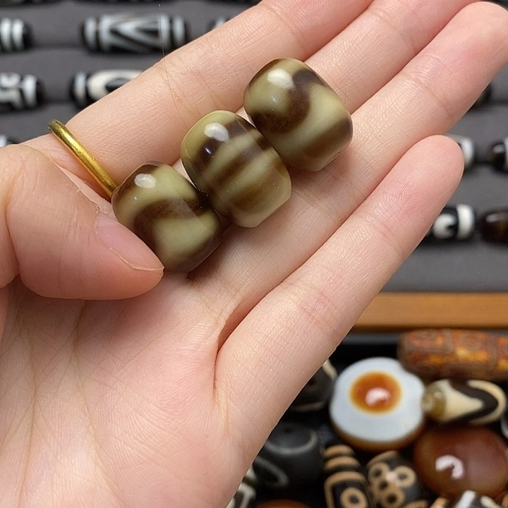 弱***千玛瑙/玉髓未镶嵌颈饰