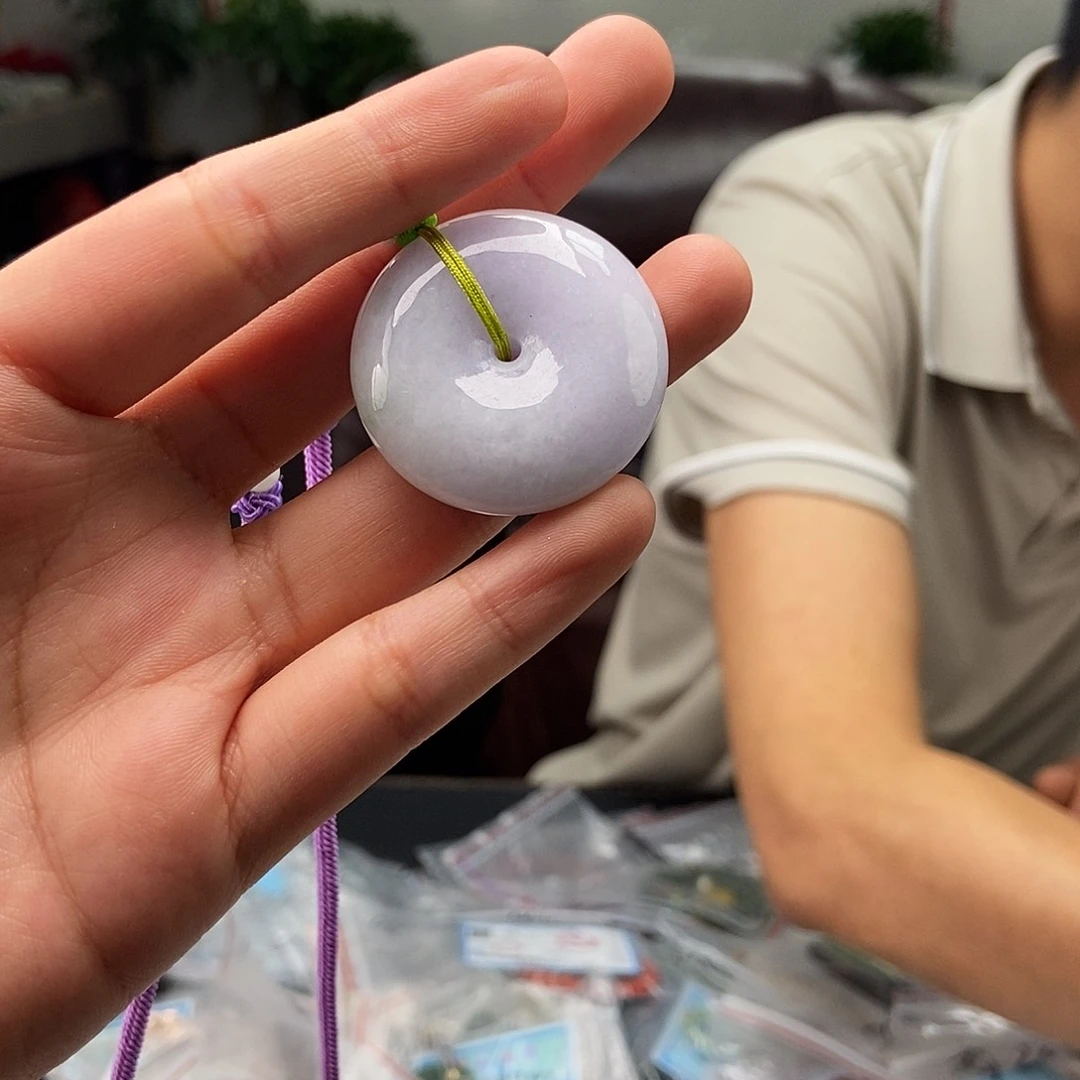 翡翠未镶嵌颈饰颜色多样性发拍一发一