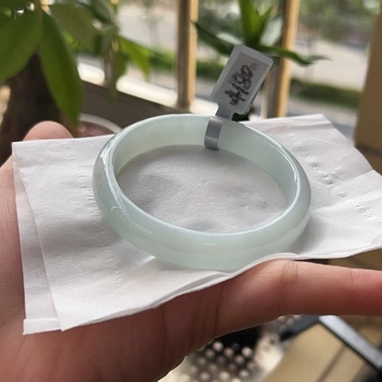 翡翠手镯未镶嵌翡翠手镯