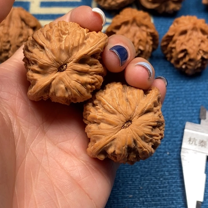 令***吊坠文玩核桃泥鳅背