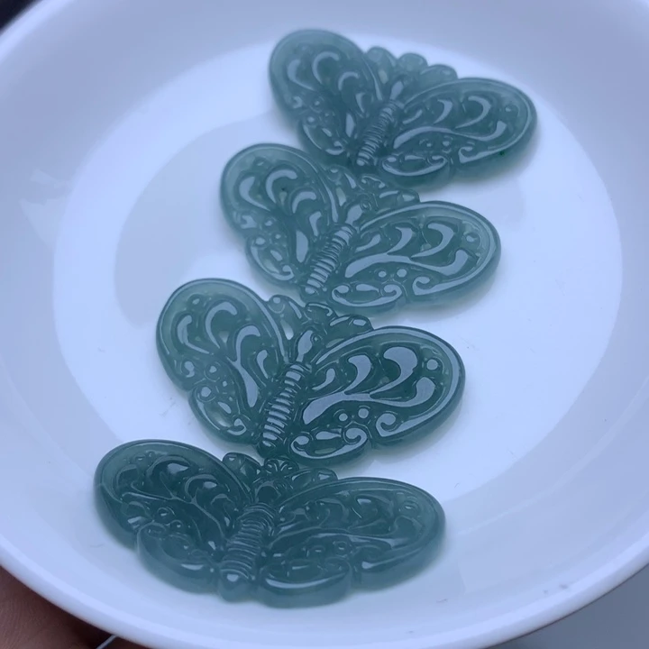 散珠翡翠冰蓝水蝴蝶吊坠2个