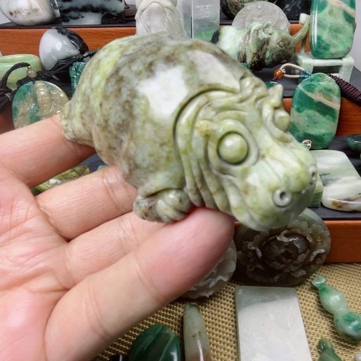 独山玉未镶嵌珠宝半成品