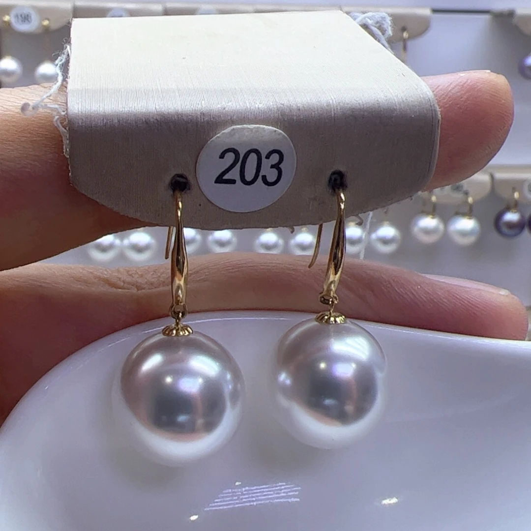18K金镶嵌淡水珍珠耳饰