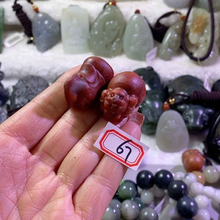 和田玉边角料未镶嵌在*熟