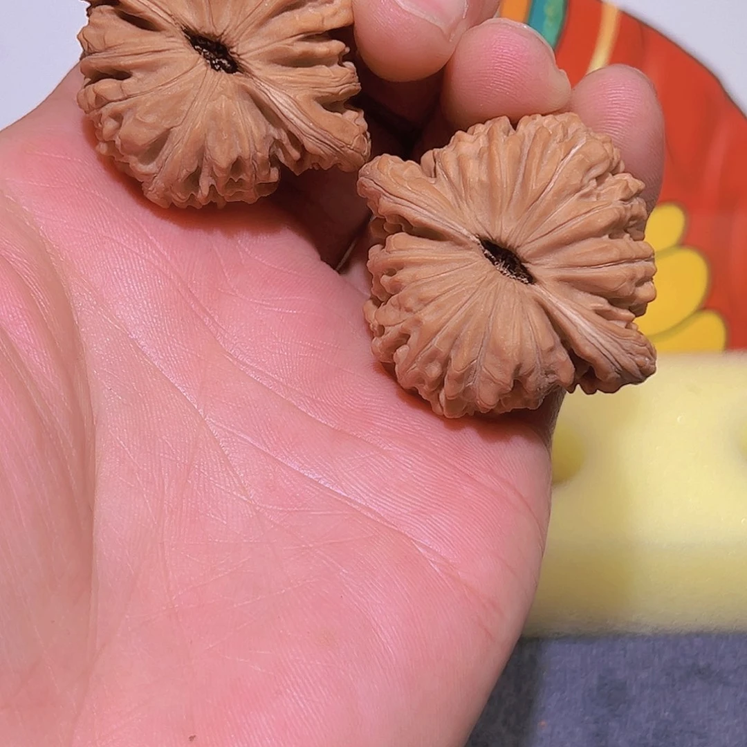 文玩核桃吊坠吴*汉高楼43