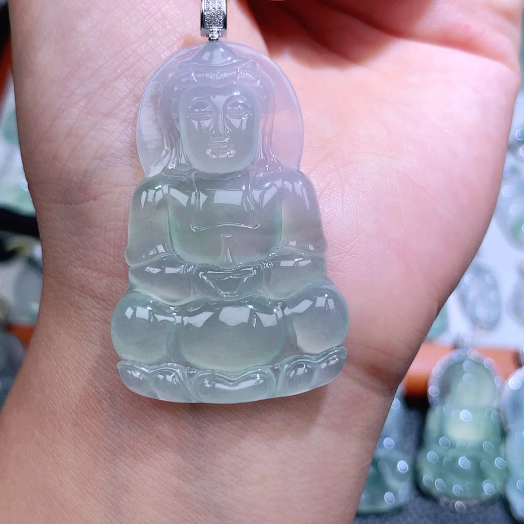 翡翠18K金镶嵌颈饰观音