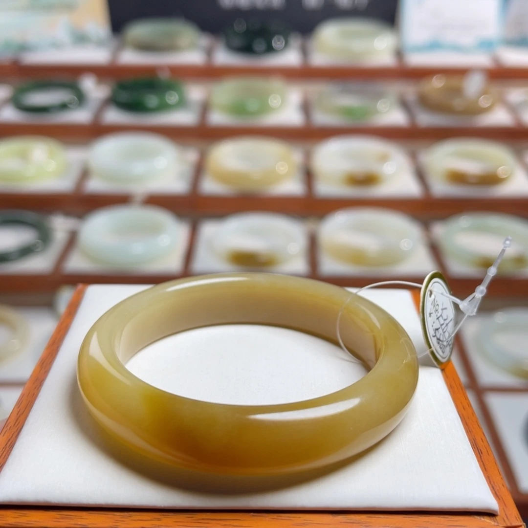 【闪购商品】未镶嵌手镯和田玉
