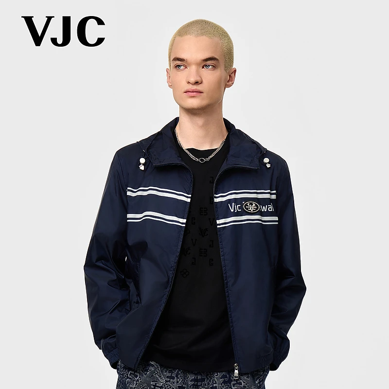 VJC/威杰思25新款男装深蓝连帽夹克衫潮流印花梭织外套B25BF1617