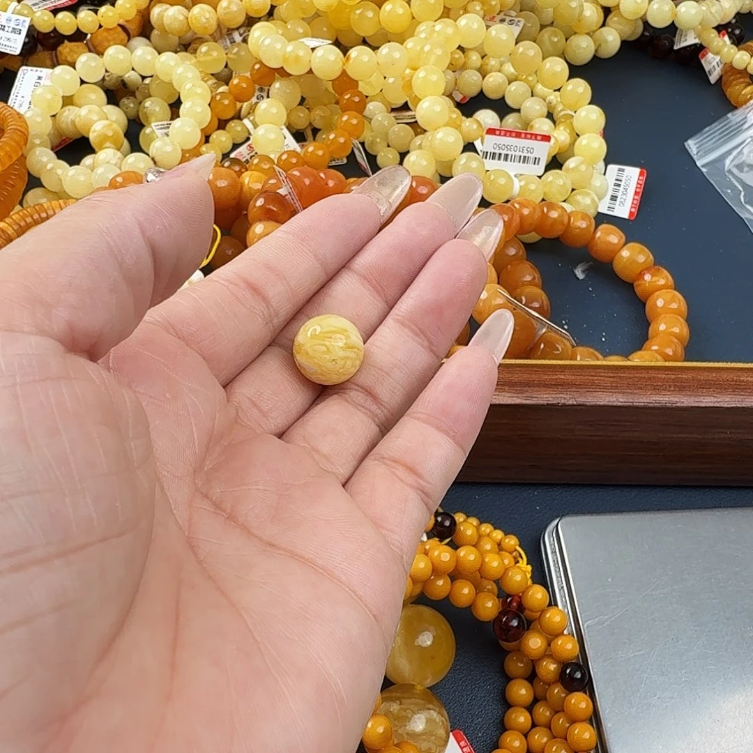 琥珀未镶嵌珠宝奇石