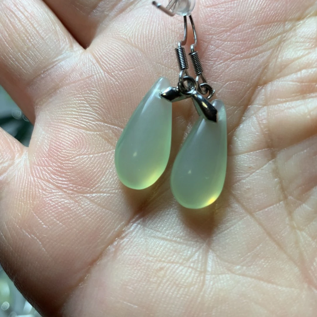 蛇纹石玉耳环未镶嵌