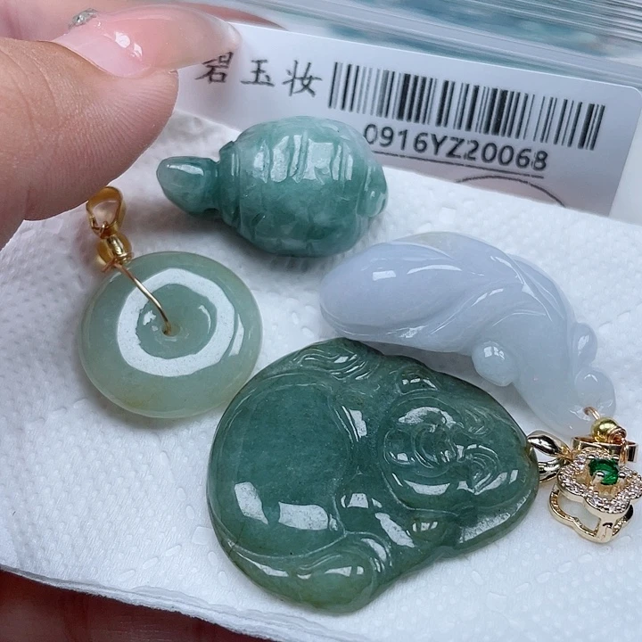 吊坠(不含链)未镶嵌翡翠