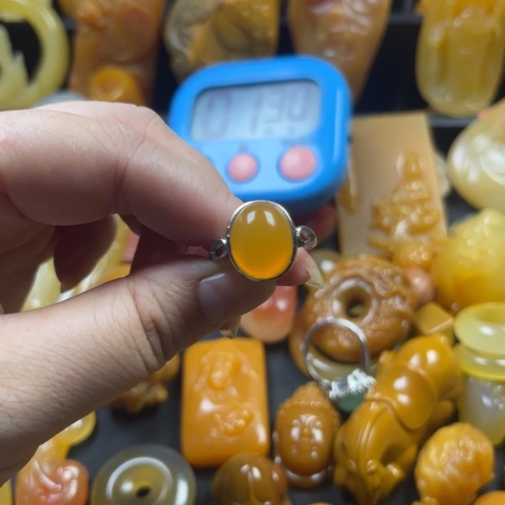 兰***东石英质玉未镶嵌颈饰