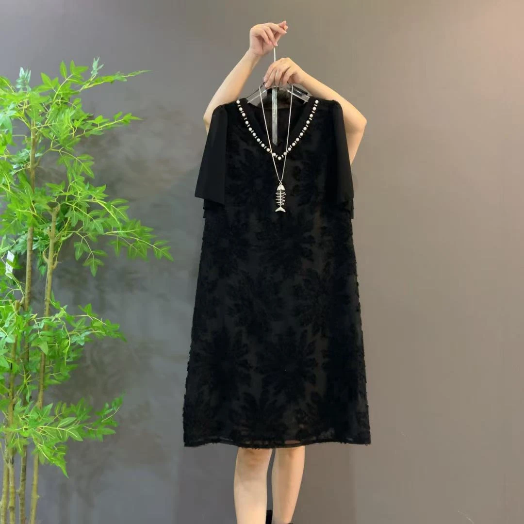 9121夏新款重工V领钉珠气质立体植绒花朵设计时尚显瘦大码连衣裙