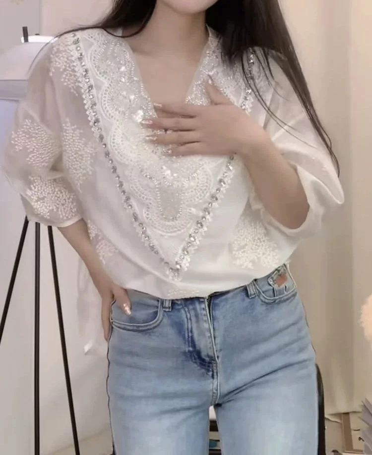 320 轻奢风重工钩花设计款宽松韩版衬衫（K016）