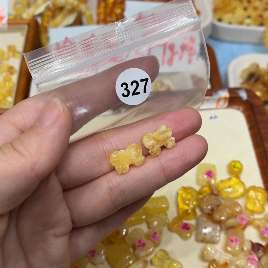 琥珀未镶嵌珠宝奇石
