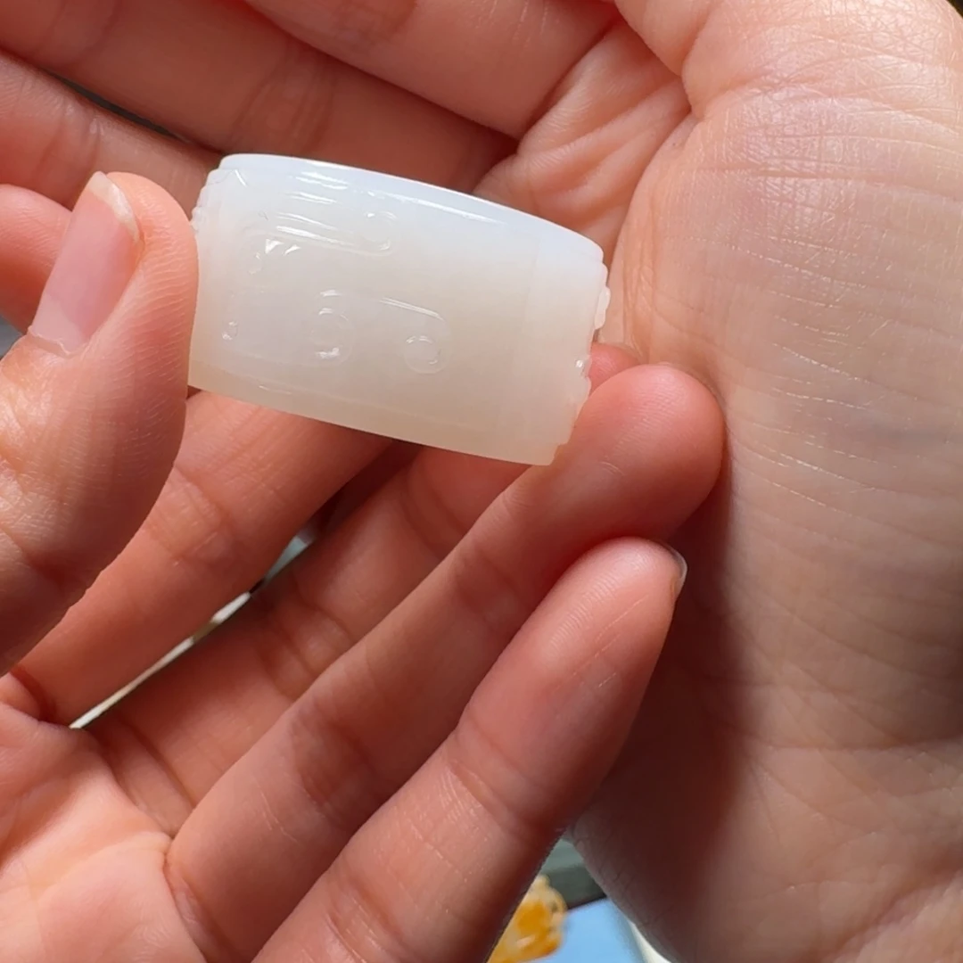 和田玉挂件未镶嵌水*道