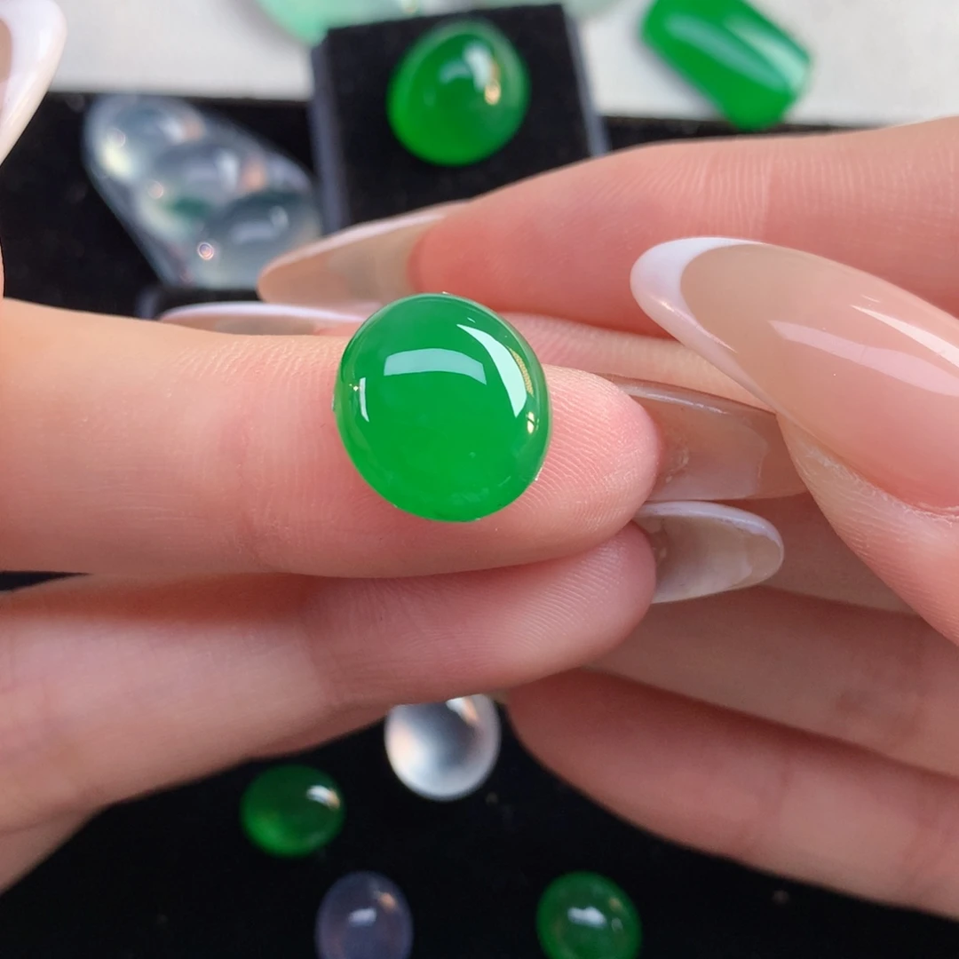 翡翠裸石13.6-12.43-4.93